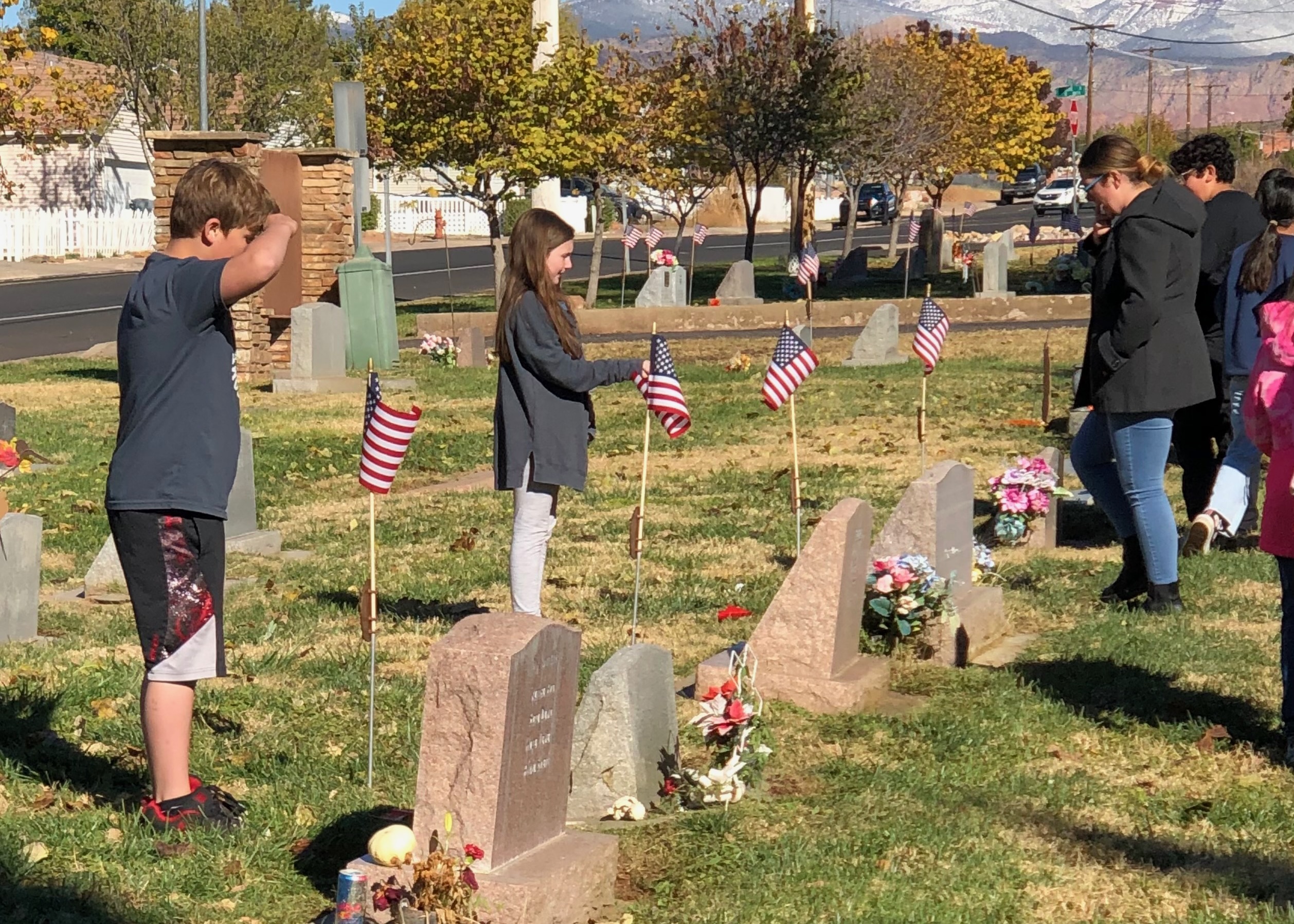 Washington Elementary students salute our Veterans