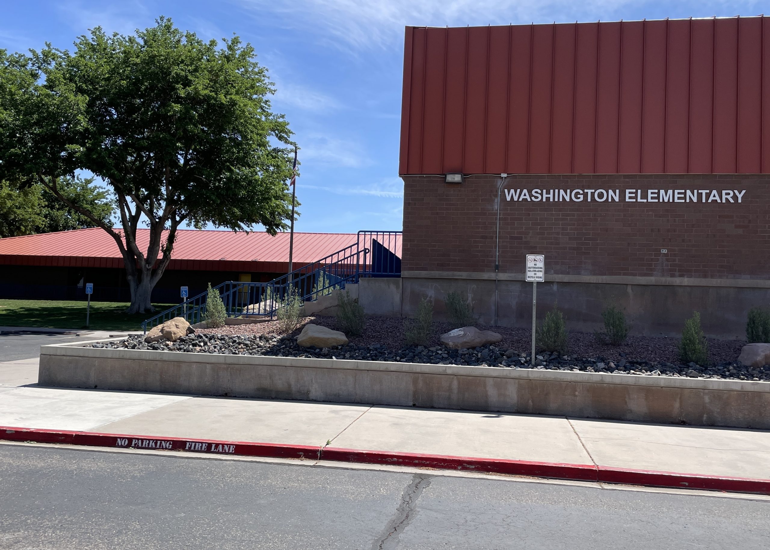 Picture of Front of Washington Elementary School